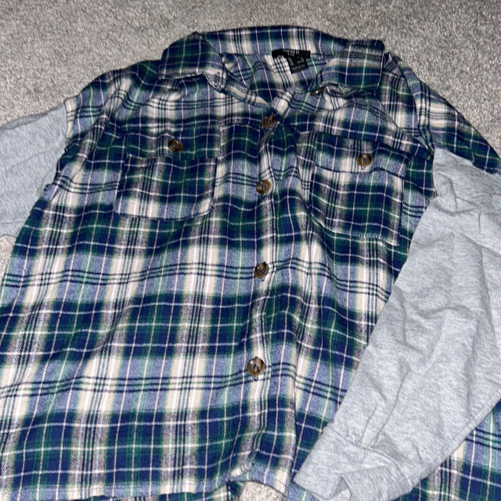 Forever 21 plaid shirt! Worn only twice.